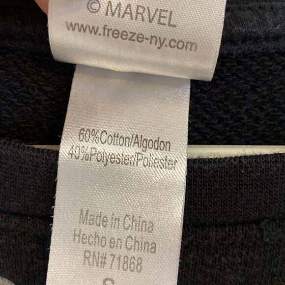 Marvel Sweatshirt with Marvel Characters Black Men’s Size Small Silver graphics - Picture 4 of 6